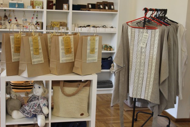 Gift box shop